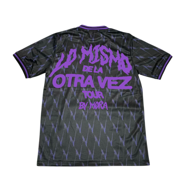 Real Betis x Mora ´Lo Mismo de la Otra vez Tour´ camiseta purple edition - Imagen 2